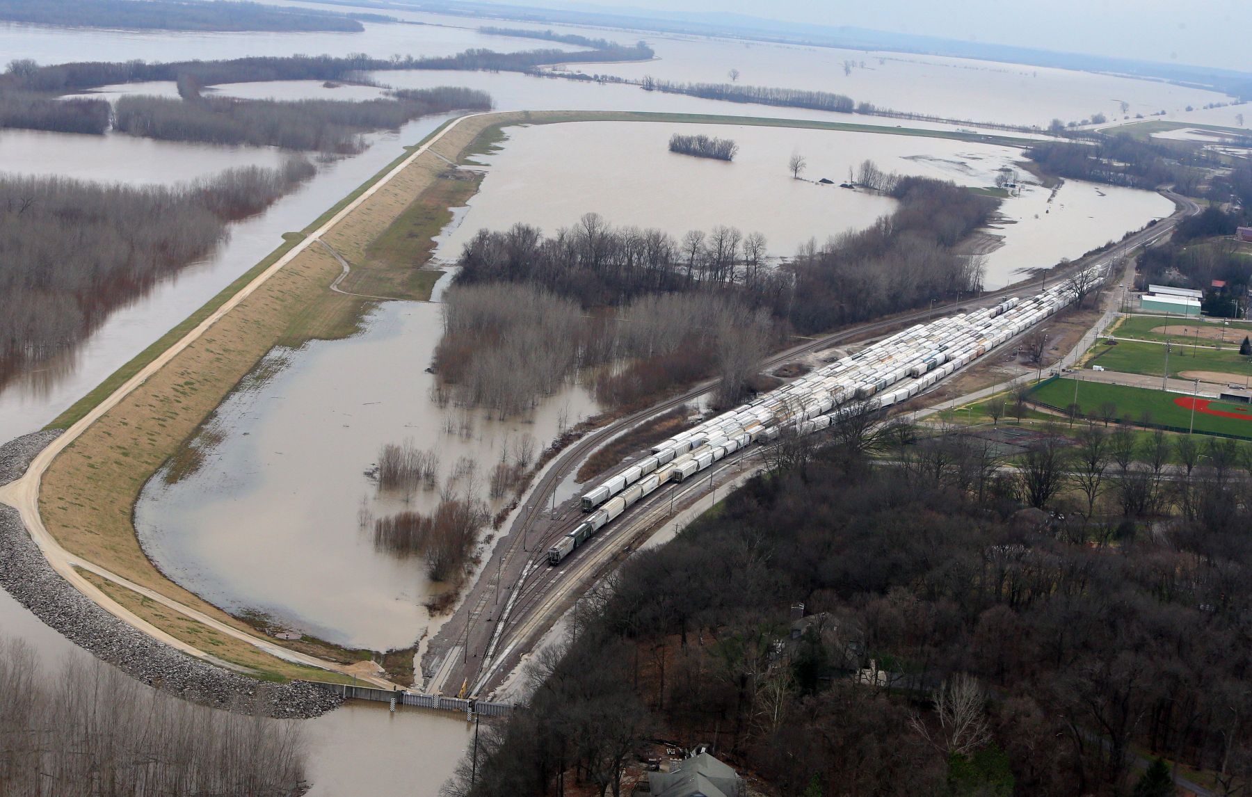 Mississippi River flooding in St. Genevieve
